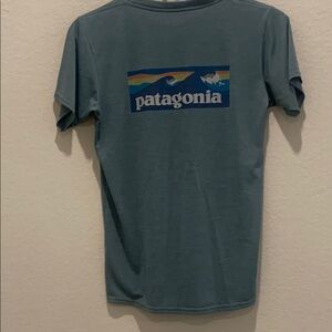 Women’s Patagonia t-shirt.